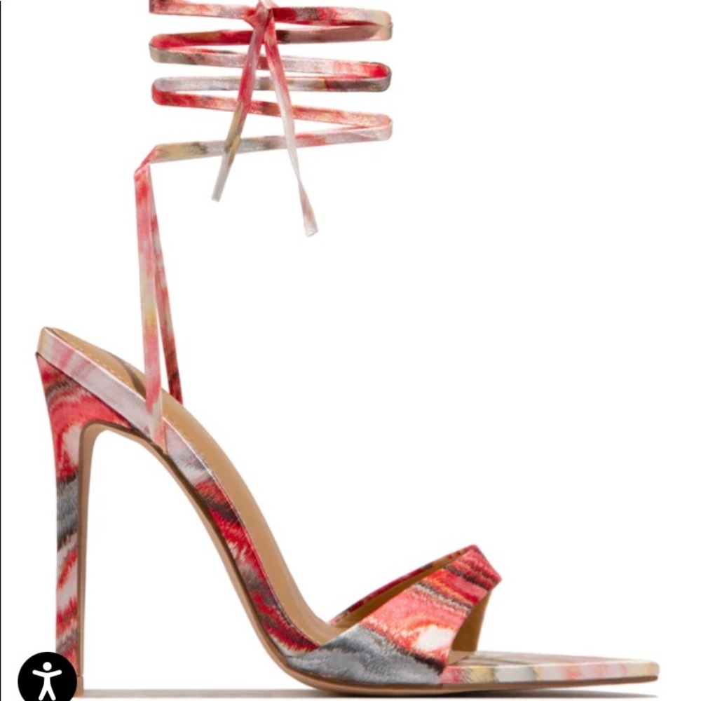 Lace up strappy heel ❤️